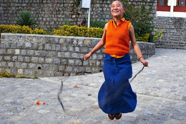 Buddhist nun skipping Olivier Adam