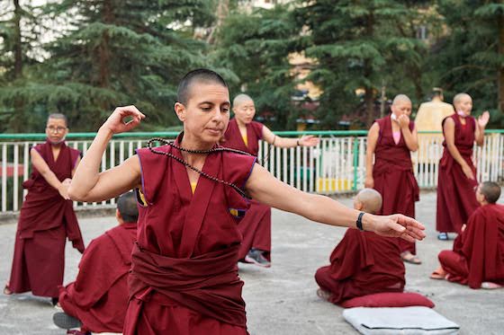 Tibetan debate, monastic debate, gestures in Tibetan Buddhist debate