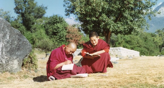 Julie Brittain photo of nuns at Dolma Ling Nunnery 1993