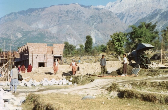 Building Dolma Ling Nunnery. Photo by Julie Brittain 1993.