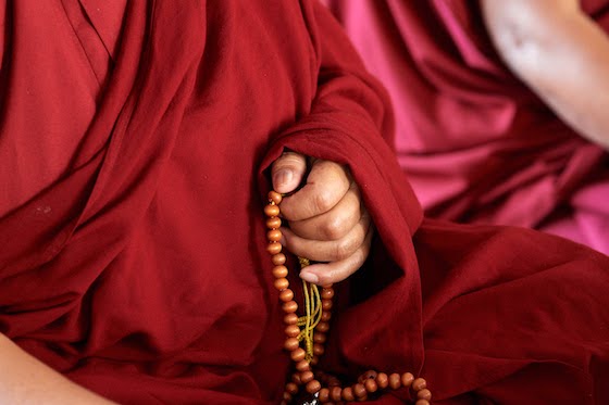 How to Use a Tibetan mala