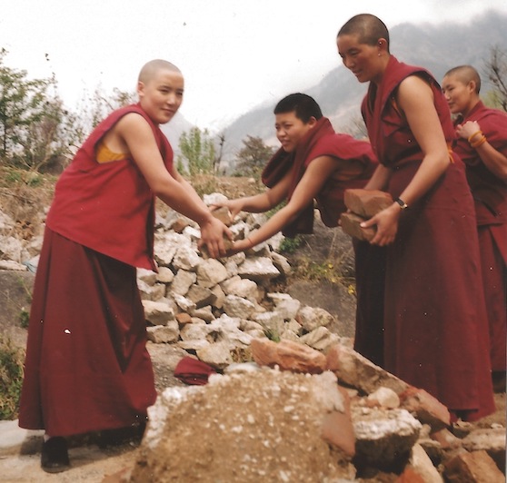 Tibetan Buddhist nuns in India building a nunnery photo Jessica Tampas copy