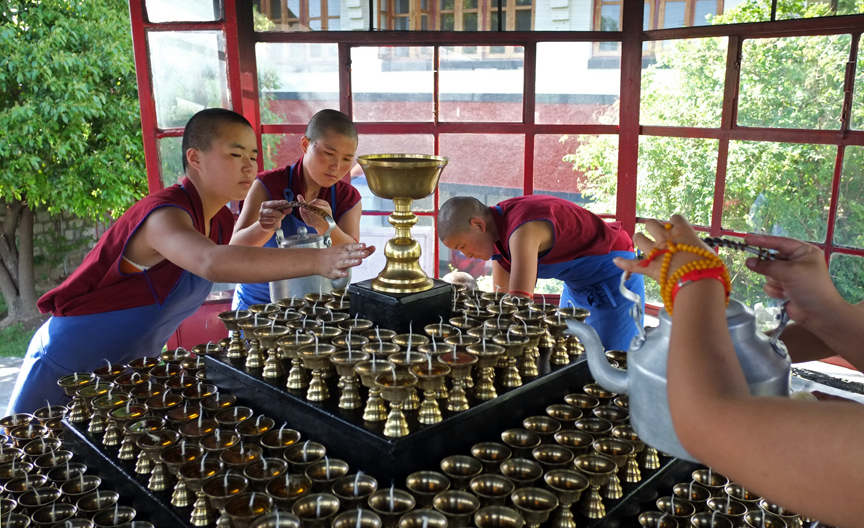 butter lamps, Tibetan Buddhist nuns, Dolma Ling, Dharamsala, pujas, order pujas