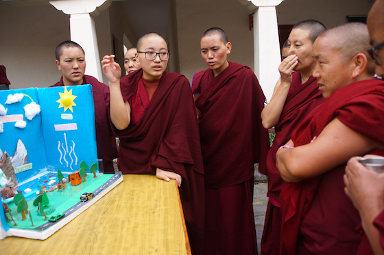 Tibetan Buddhist nuns take part in Dolma Ling science fair