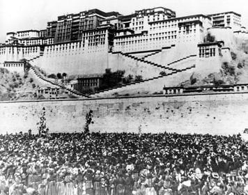 Tibetan Women's Uprising, March 12 1959, protest in Tibet, Tibetan women protest